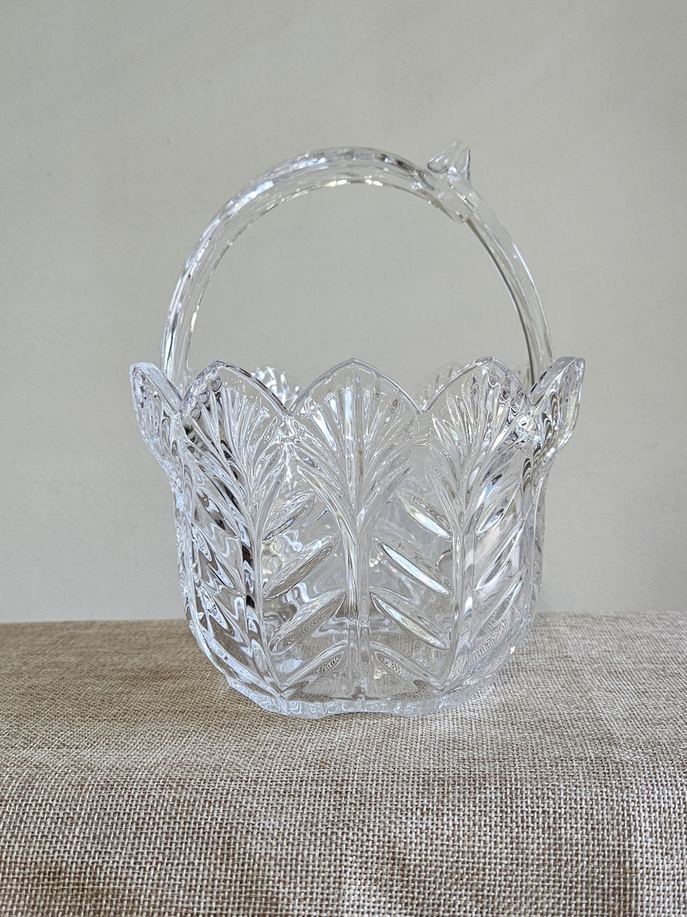Fifth‎ Ave Crystal Basket ✨️